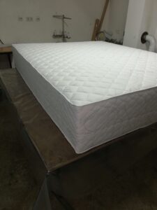 Postelje in vzmetnice - Oprema Šuler